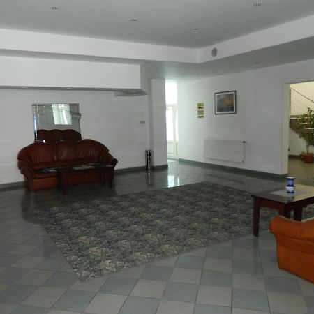 Hotel Iris Tîrnăveni Esterno foto