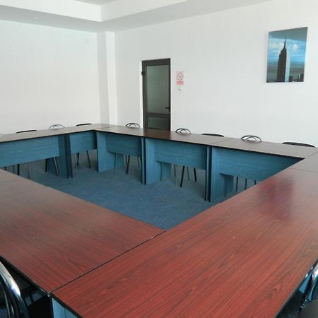 Hotel Iris Tîrnăveni Esterno foto