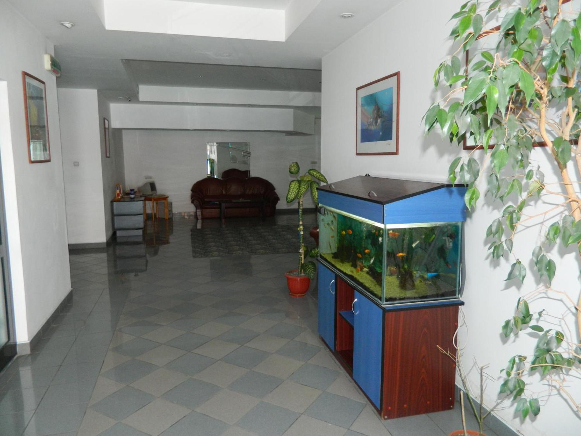 Hotel Iris Tîrnăveni Esterno foto